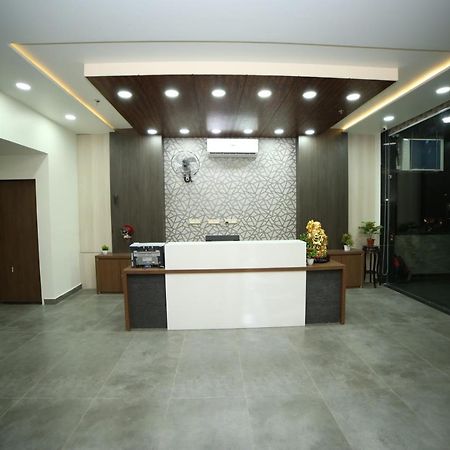 โรงแรมเดเวนส์ ชัยปุระ ภายนอก รูปภาพ